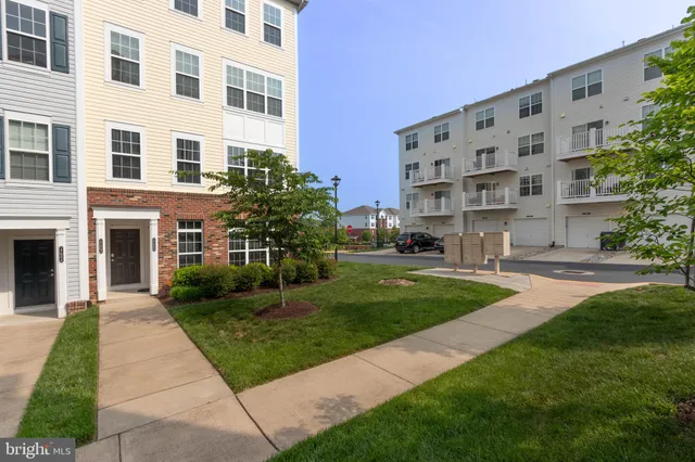 $2,842 | 17002 Beveridge Drive, Dumfries, VA 22026