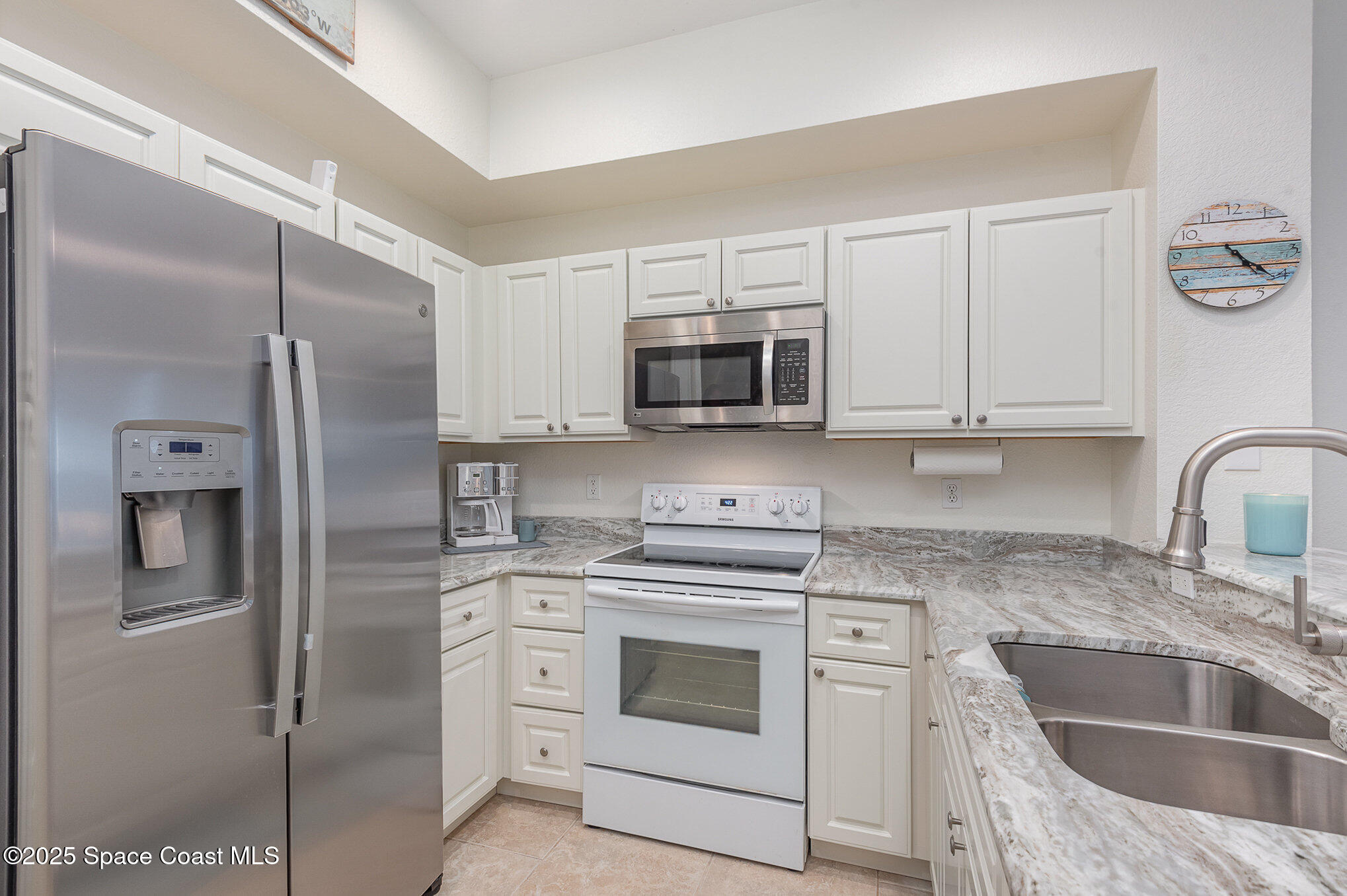 115 Turpial Way, Unit 104 Melbourne, FL 32901 - Photo 8 of 29 Updated Kitchen