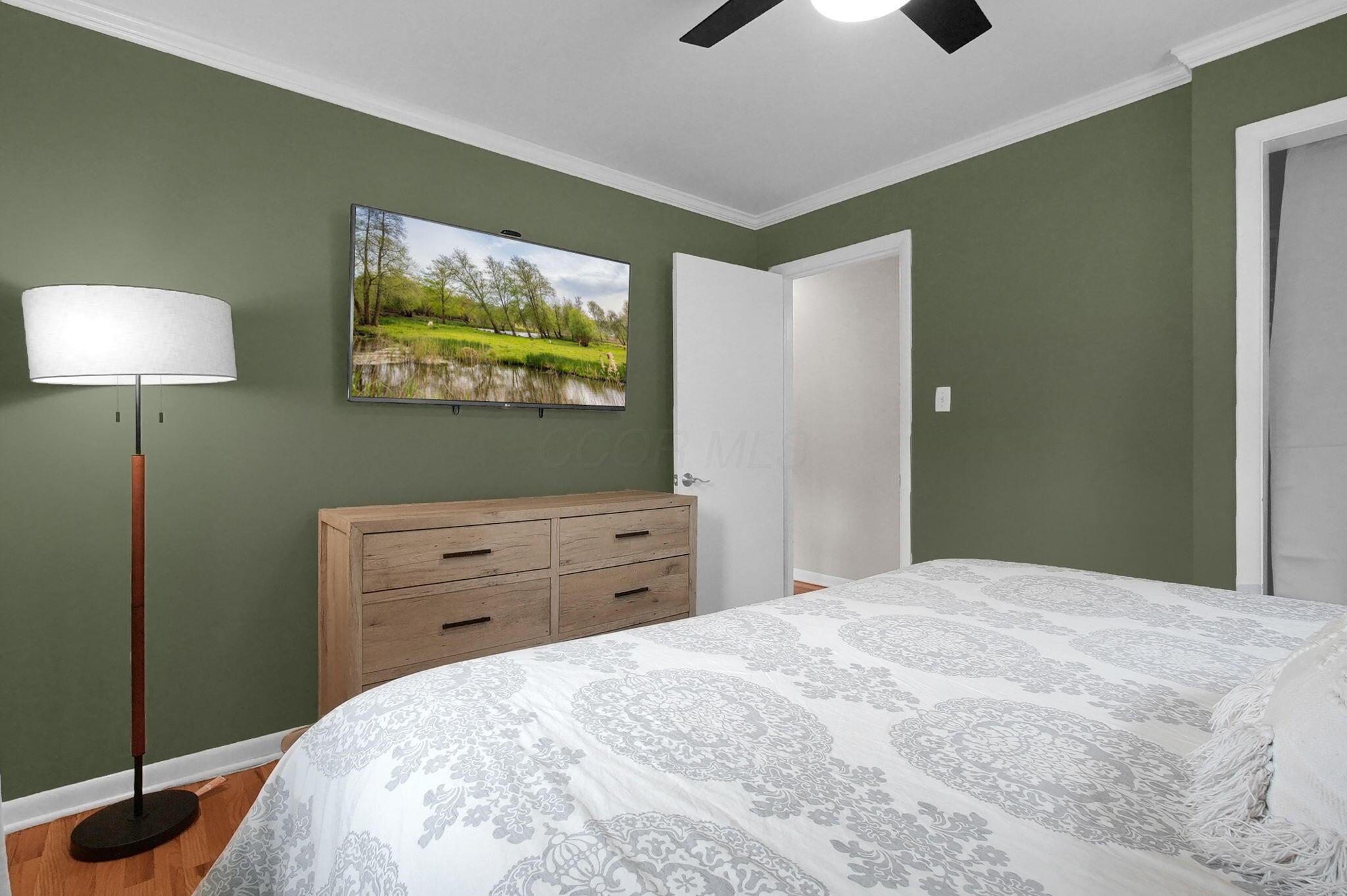 2737 Cranford Road Columbus, OH 43221 - Photo 10 of 44 2737 Cranford Realtor BethanyB owner bed
