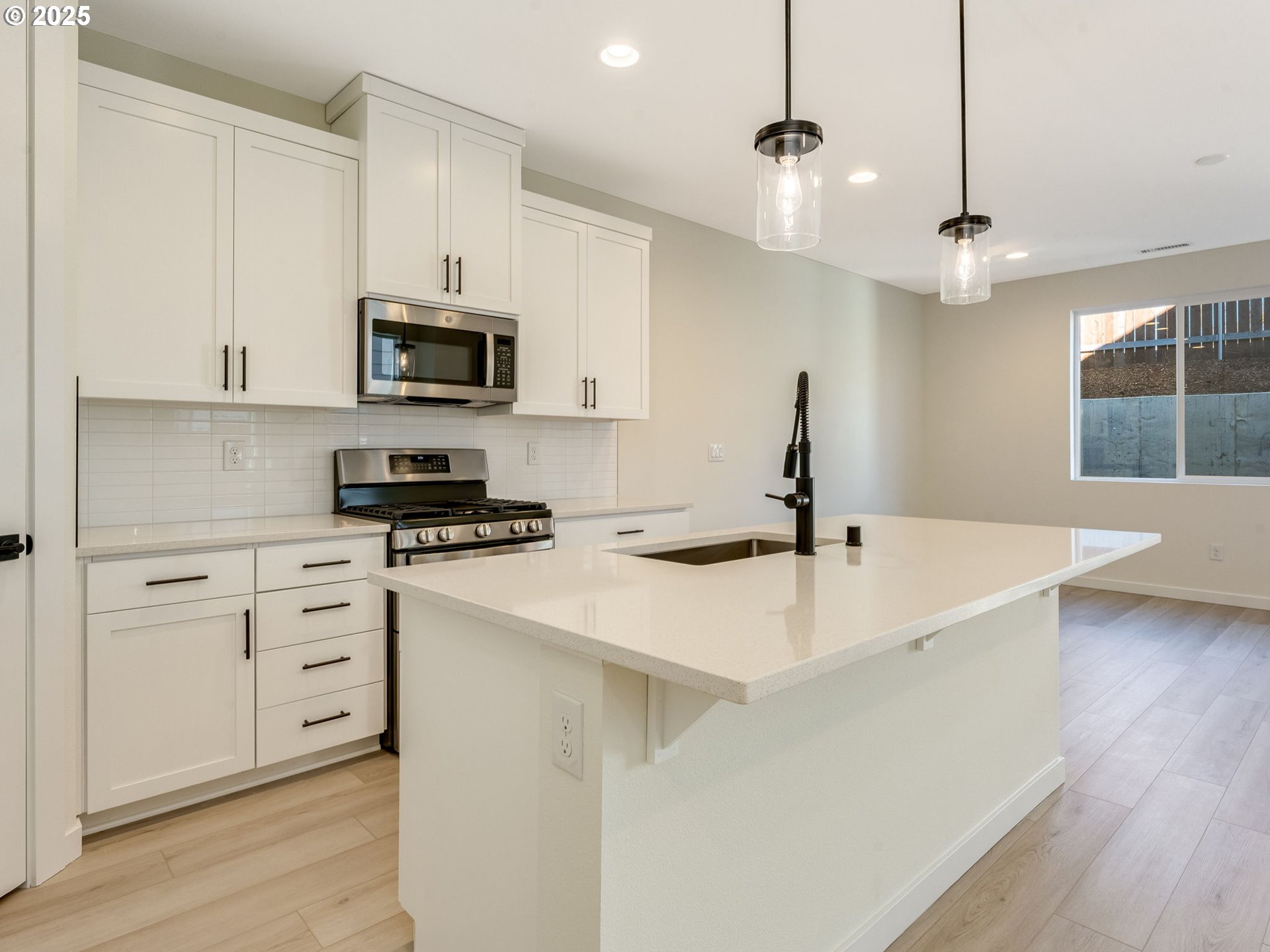 702 Northwest 178th Street Ridgefield, WA 98642 - Photo 5 of 39 Gallery Image 5