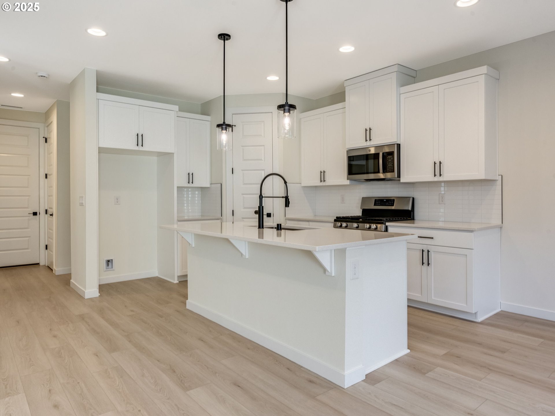 702 Northwest 178th Street Ridgefield, WA 98642 - Photo 6 of 39 Gallery Image 6