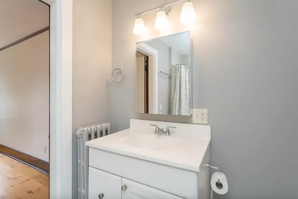 $3,100 | 19 Blossom Street, Portsmouth, NH 03801