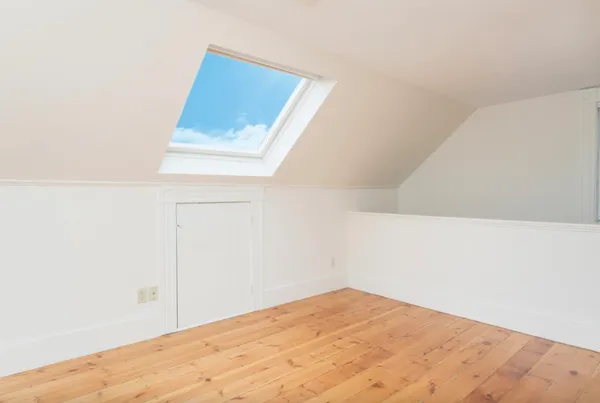 $3,100 | 19 Blossom Street, Portsmouth, NH 03801