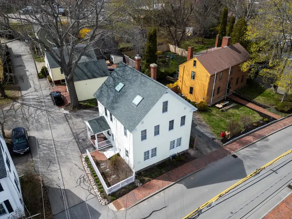 $3,100 | 19 Blossom Street, Portsmouth, NH 03801