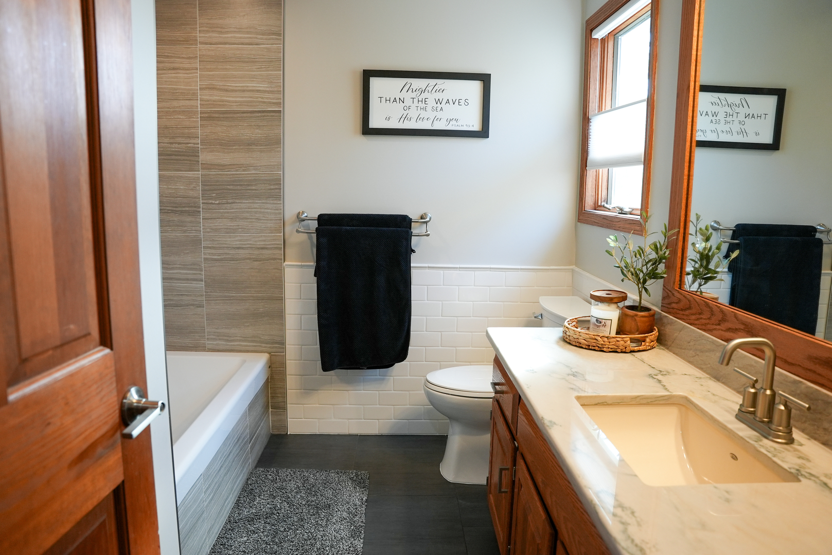19410 Timber Drive North Elwood, IL 60421 - Photo 16 of 26 a bathroom with a sink and a bathtub