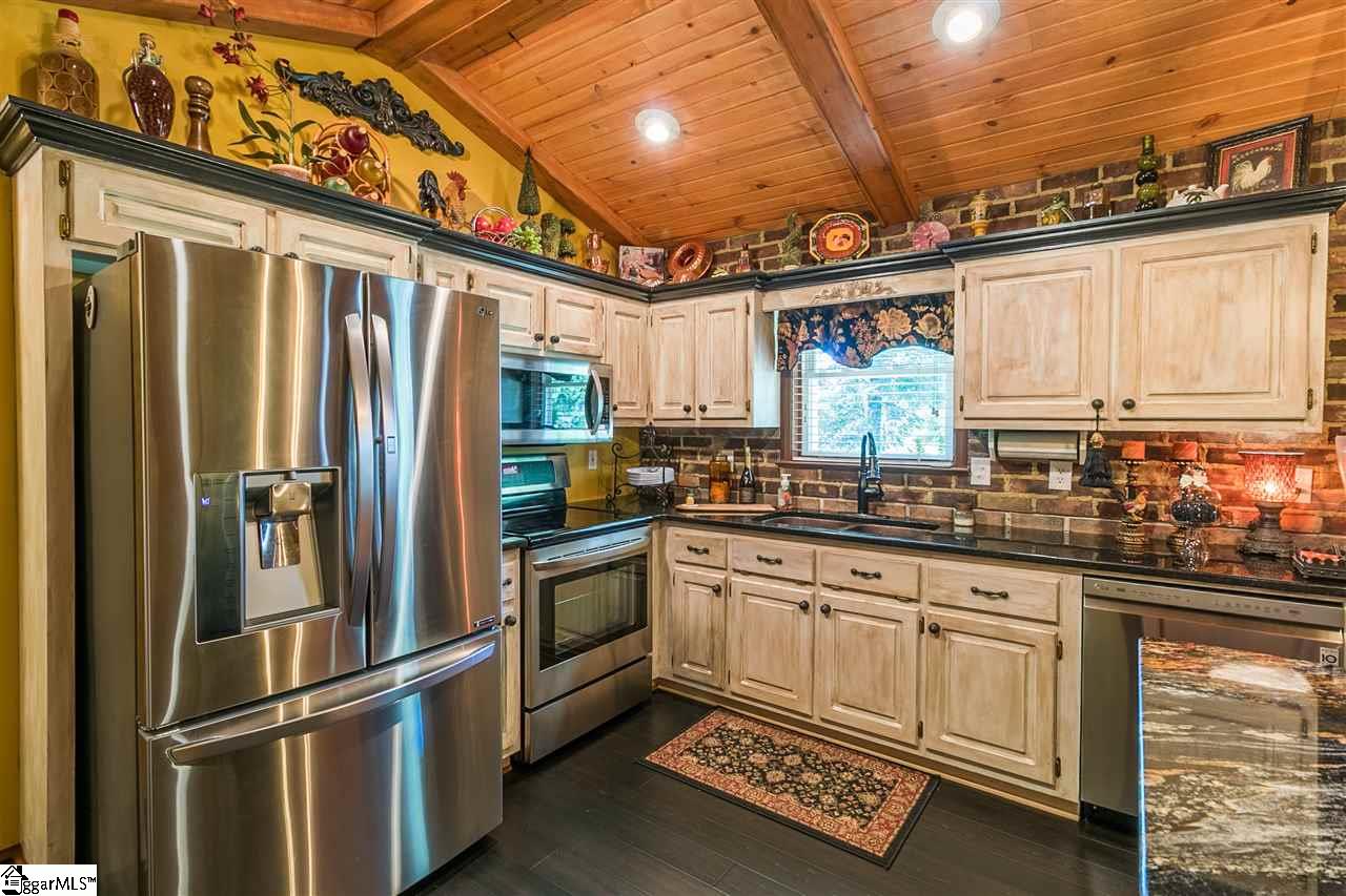 117 Stokes Road Simpsonville, SC 29681 - Photo 18 of 35 Gallery Image 18