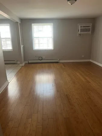 $1,725 | 9433 86th Court, Unit 1W, Hickory Hills, IL 60457