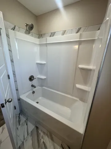 $299,900 | 104 Kingston Court, Oak Grove, KY 42262