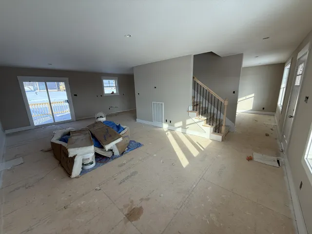 $299,900 | 104 Kingston Court, Oak Grove, KY 42262