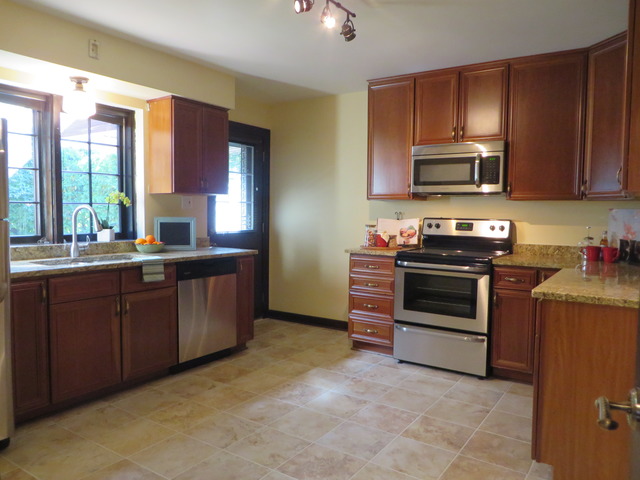 39 North 5th Avenue Des Plaines, IL 60016 - Photo 11 of 24