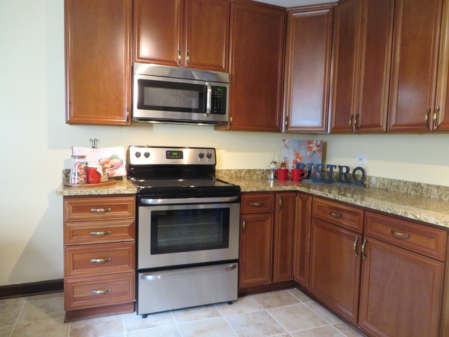 39 North 5th Avenue Des Plaines, IL 60016 - Photo 12 of 24