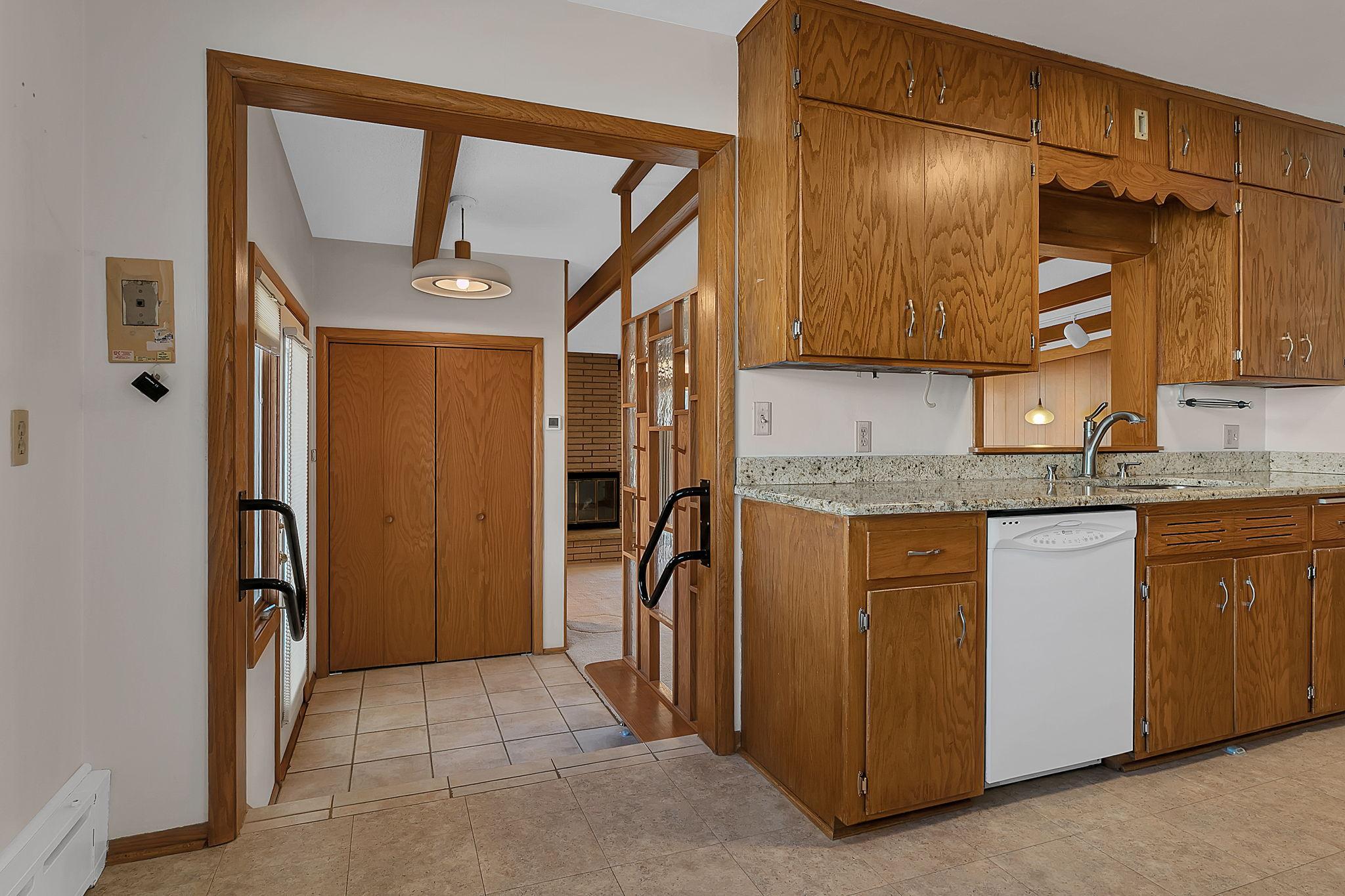 207 6th Street Northwest Buffalo, MN 55313 - Photo 11 of 32
