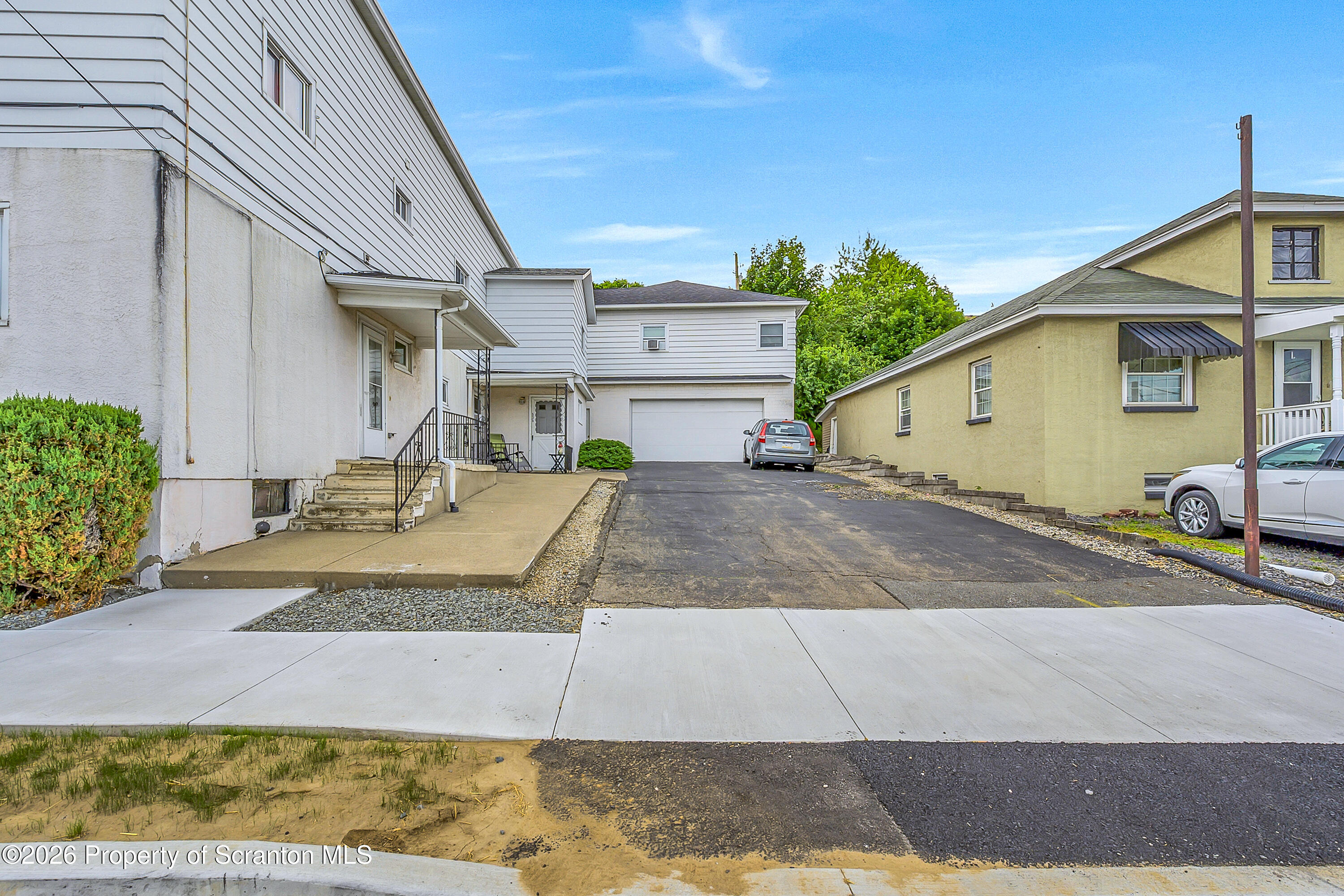 535 Chestnut Street Dunmore, PA 18512 - Photo 3 of 20 Chestnut