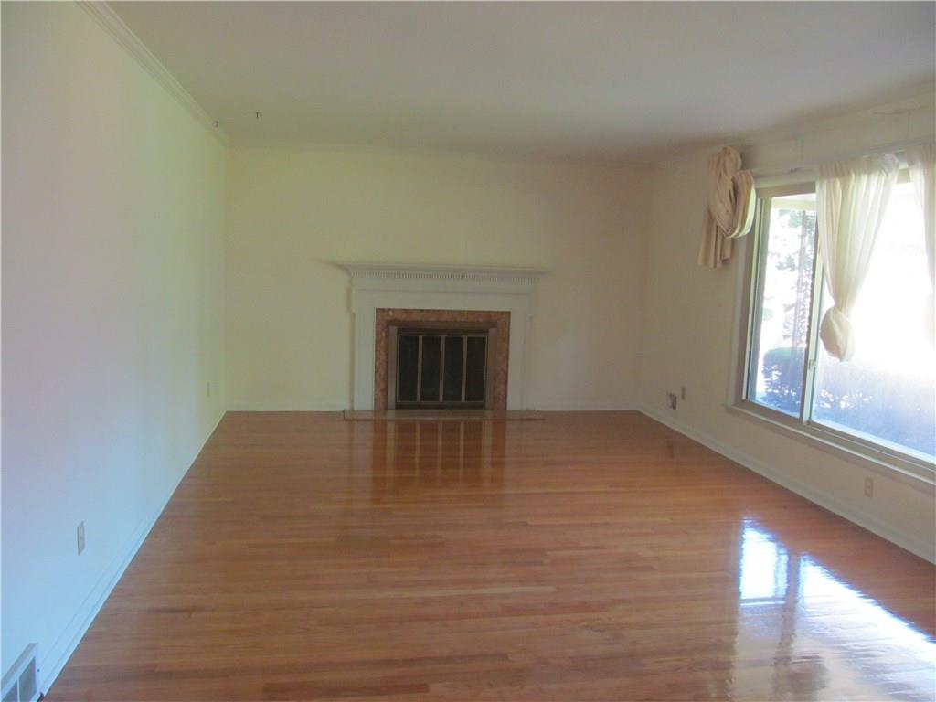 5213 Dickson Road Indianapolis, IN 46226 - Photo 2 of 25 Gallery Image 2