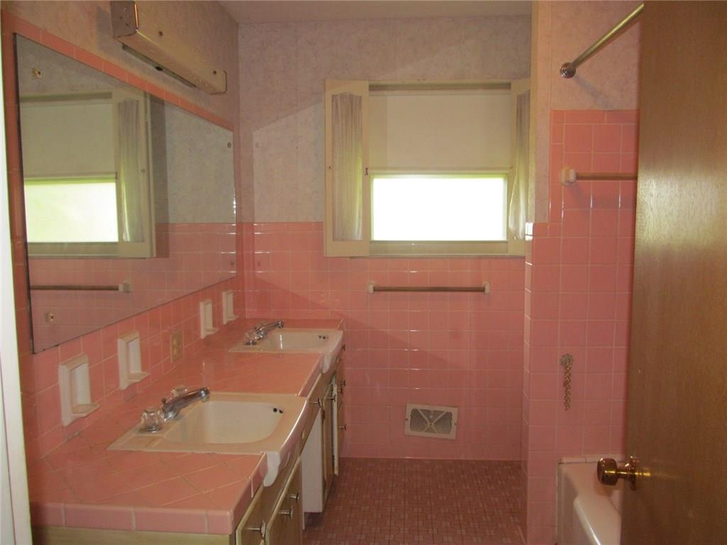 5213 Dickson Road Indianapolis, IN 46226 - Photo 14 of 25 Gallery Image 14