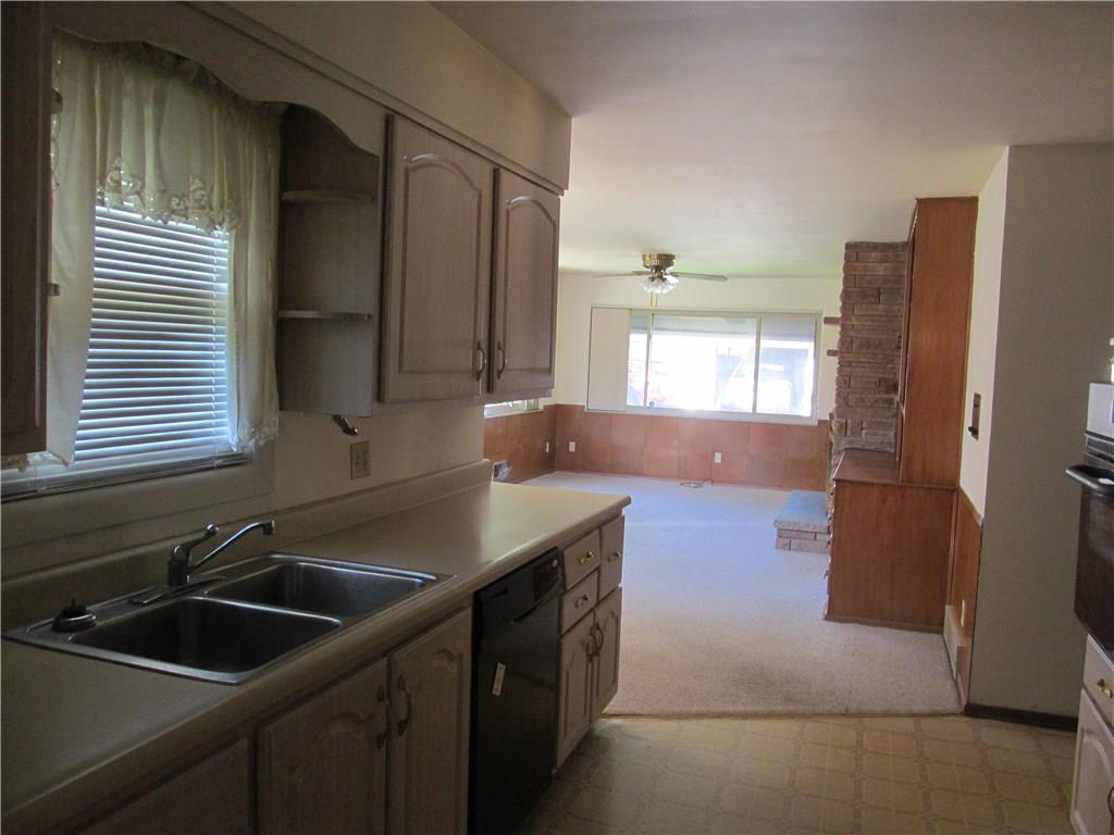 5213 Dickson Road Indianapolis, IN 46226 - Photo 5 of 25 Gallery Image 5