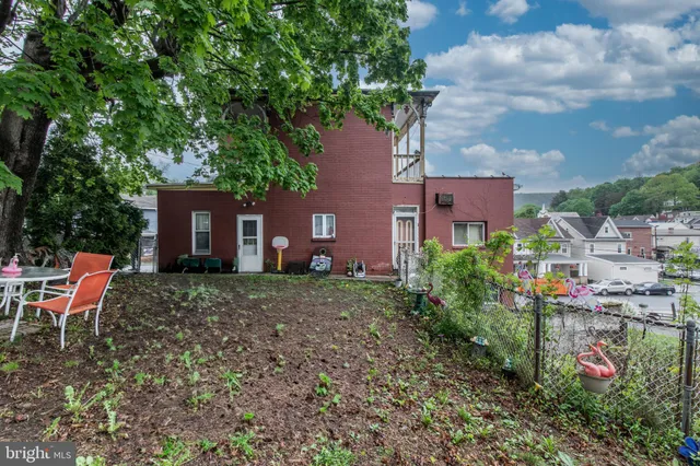 $192,000 | 300 Lafayette Street, Tamaqua, PA 18252