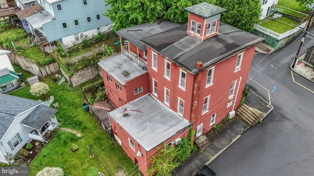 $192,000 | 300 Lafayette Street, Tamaqua, PA 18252