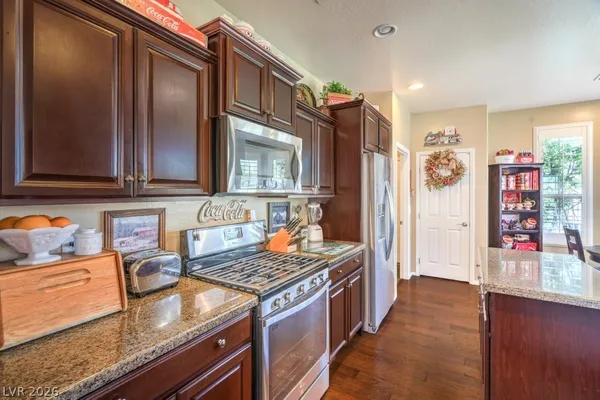 $2,150 | 3709 Corte Bella Hills Avenue, North Las Vegas, NV 89081