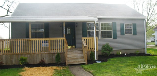 1003 Russell Street Decatur, IN 46733 - Photo 1 of 10