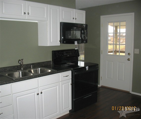1003 Russell Street Decatur, IN 46733 - Photo 4 of 10