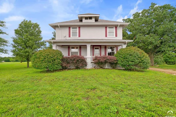 $399,900 | 7556 East Us Highway 56, Overbrook, KS 66524