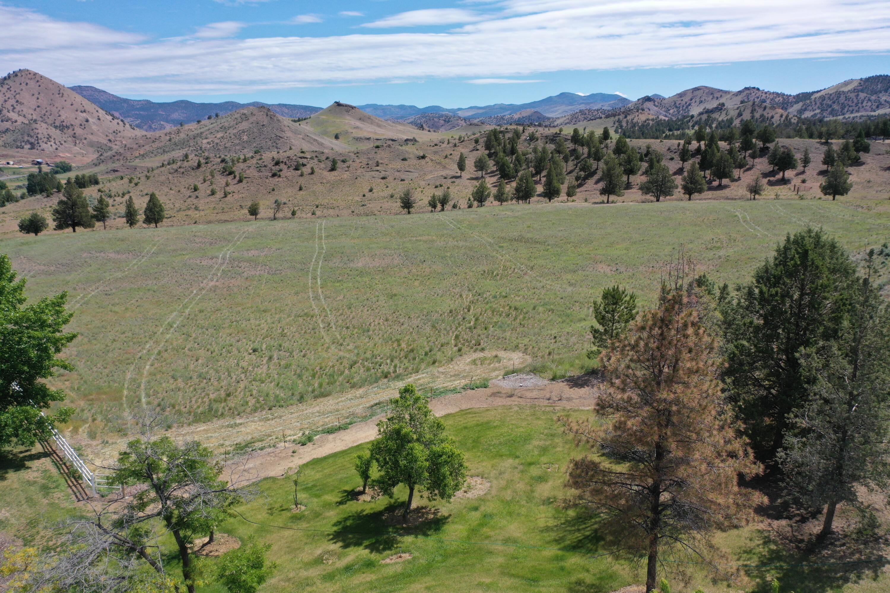 33817 Gage Road Mitchell, OR 97750 - Photo 7 of 56 07