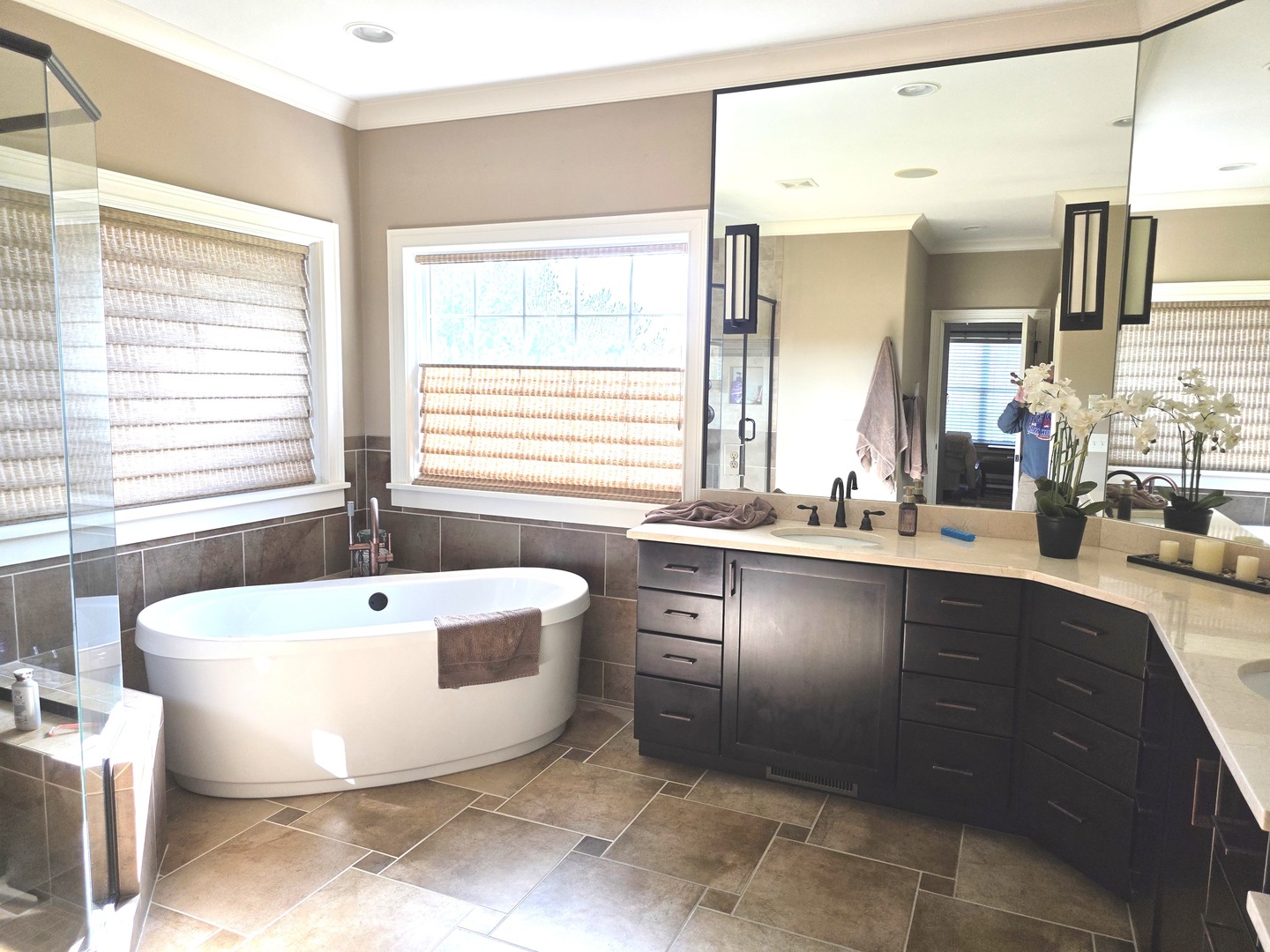 9667 Crossbow Drive Bloomington, IL 61705 - Photo 33 of 54 a spacious bathroom with a bathtub and sink