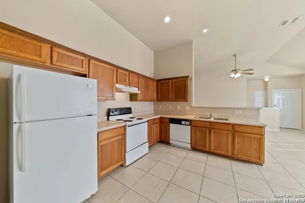 $1,395 | 7379 Longing Trail, Unit 1, San Antonio, TX 78244