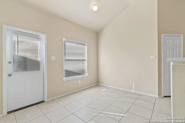 $1,395 | 7379 Longing Trail, Unit 1, San Antonio, TX 78244