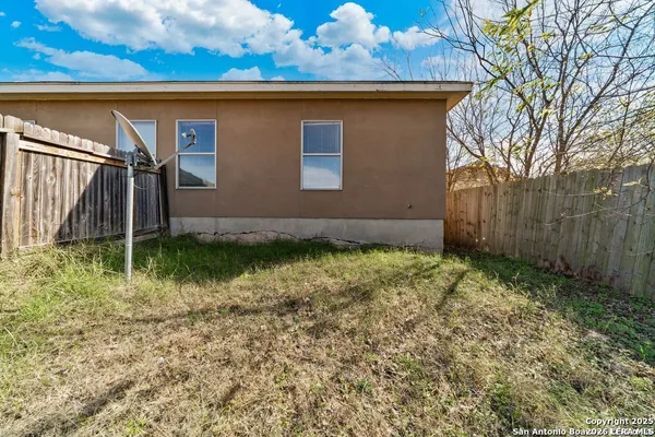 $1,395 | 7379 Longing Trail, Unit 1, San Antonio, TX 78244