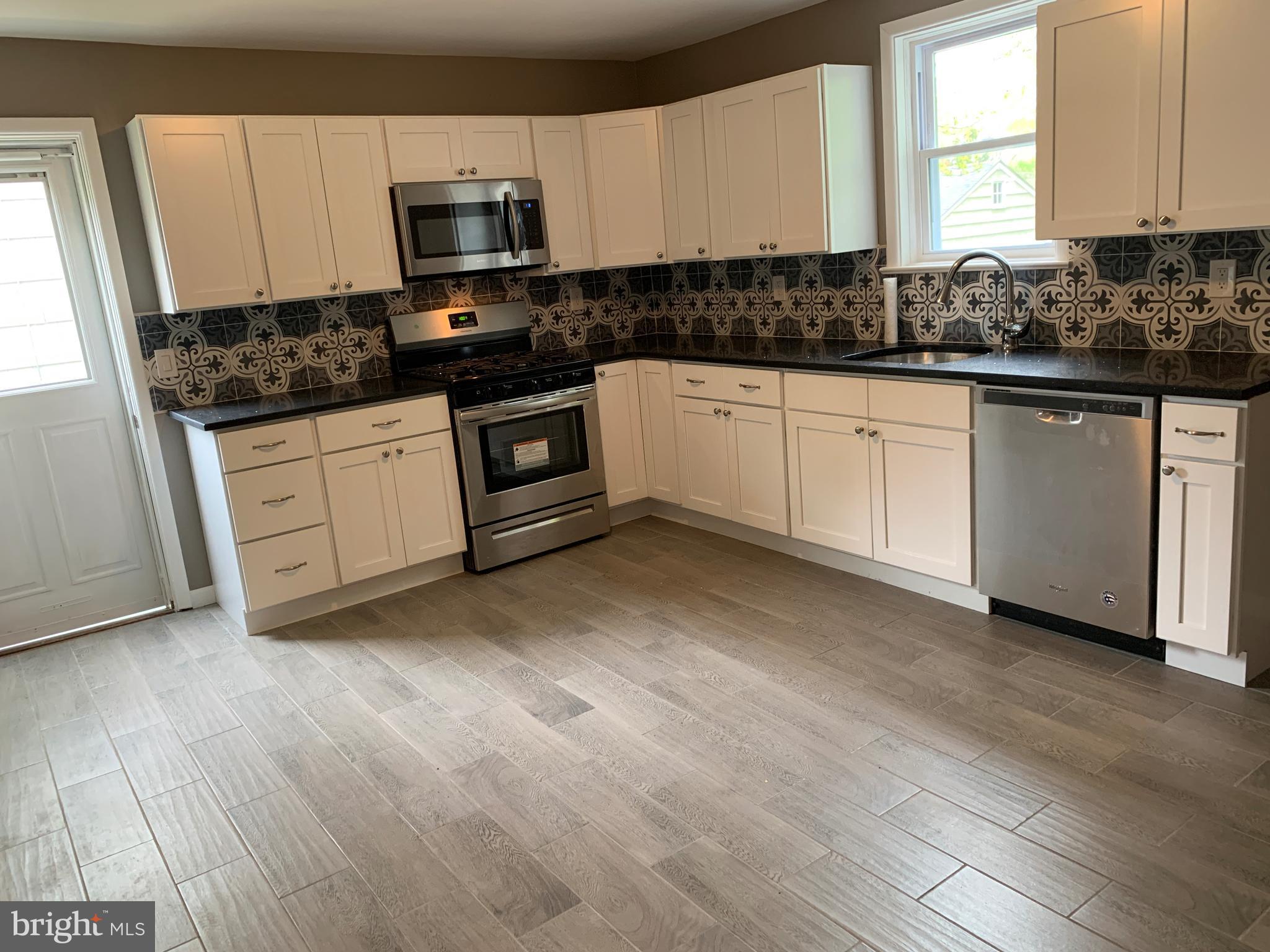 34 Rutledge Avenue Ewing, NJ 08618 - Photo 3 of 37