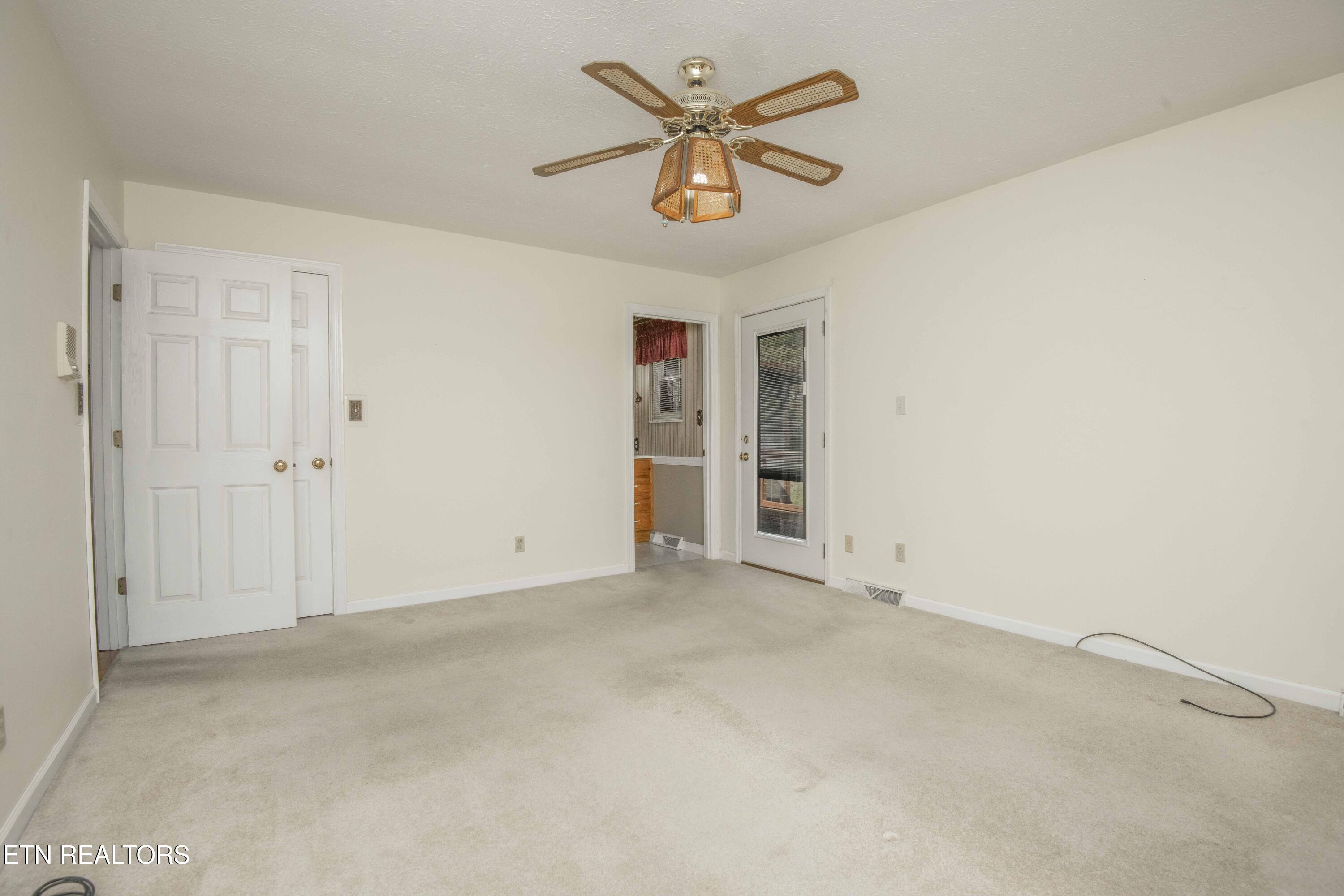 603 Riverbend Road Clinton, TN 37716 - Photo 21 of 51 master bed 2_1