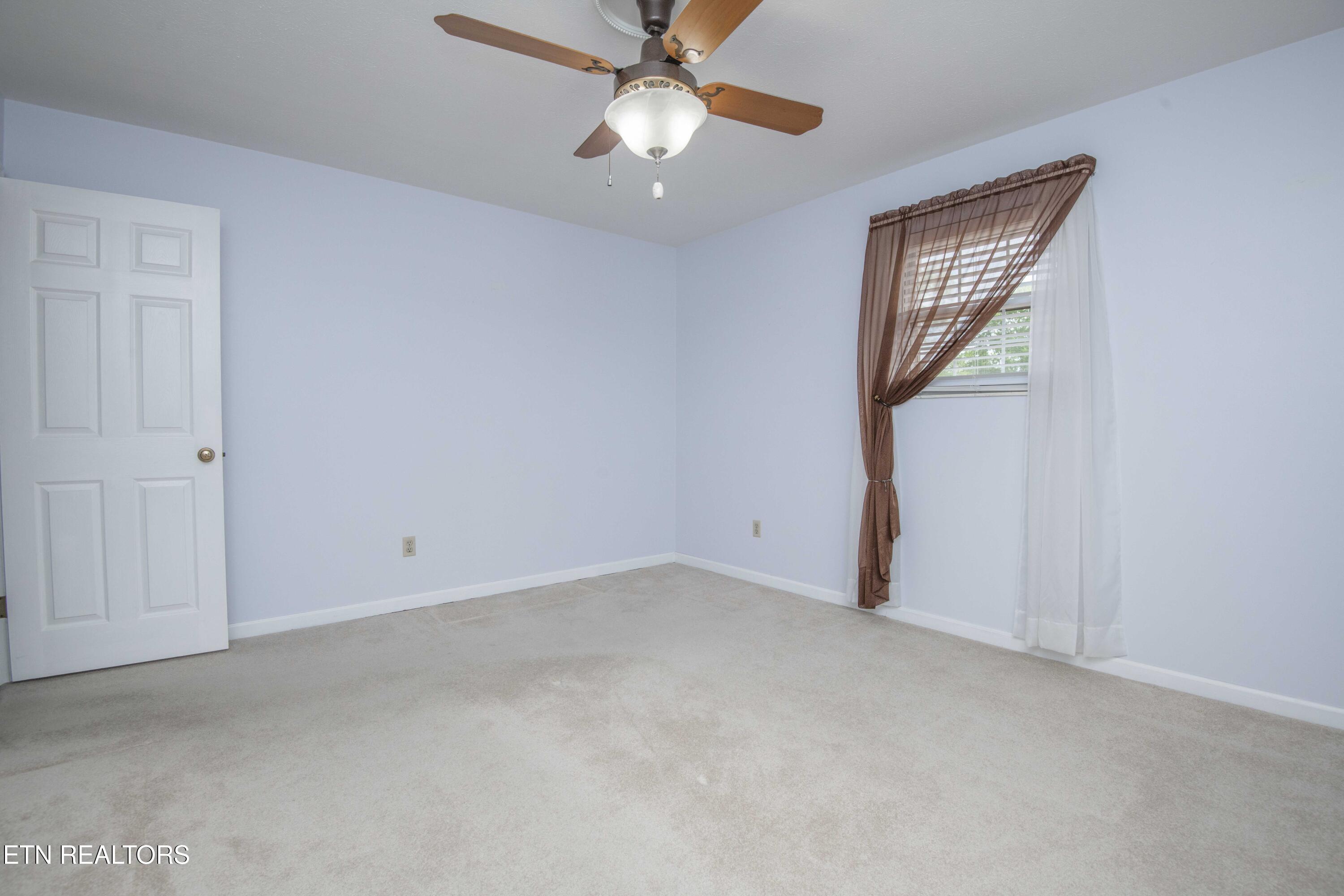 603 Riverbend Road Clinton, TN 37716 - Photo 31 of 51 third bed 2_1