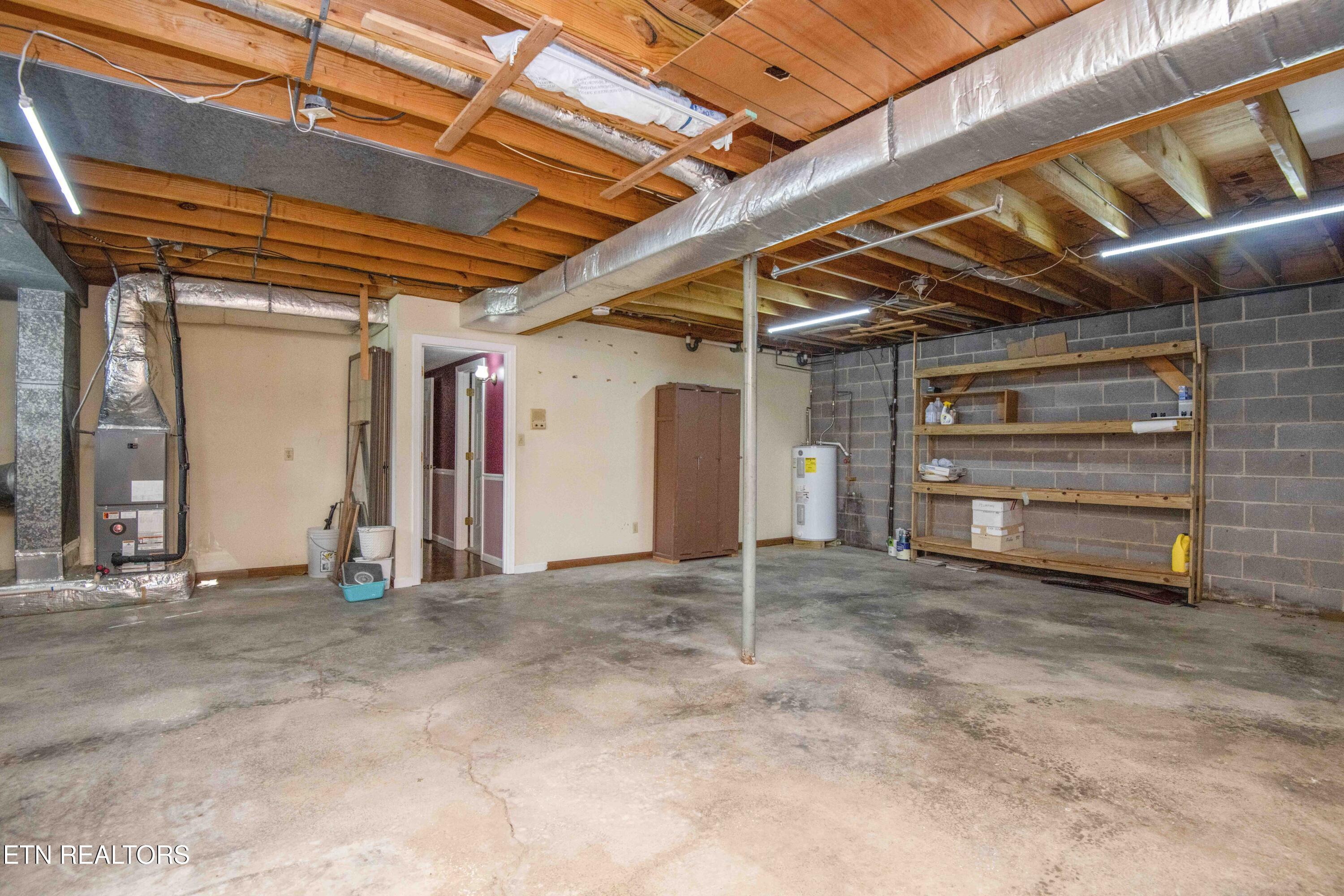 603 Riverbend Road Clinton, TN 37716 - Photo 40 of 51 workshop_1