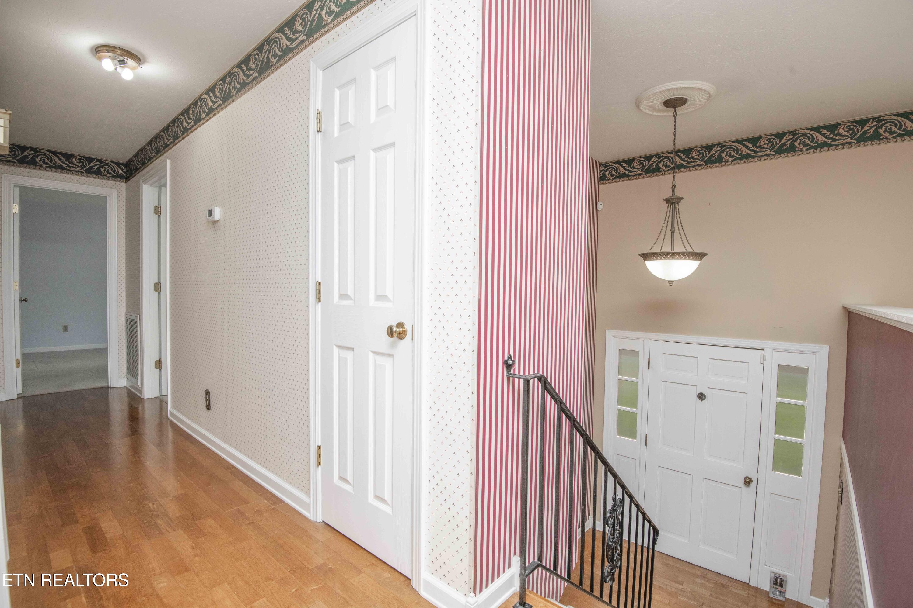 603 Riverbend Road Clinton, TN 37716 - Photo 5 of 51 foyer_1