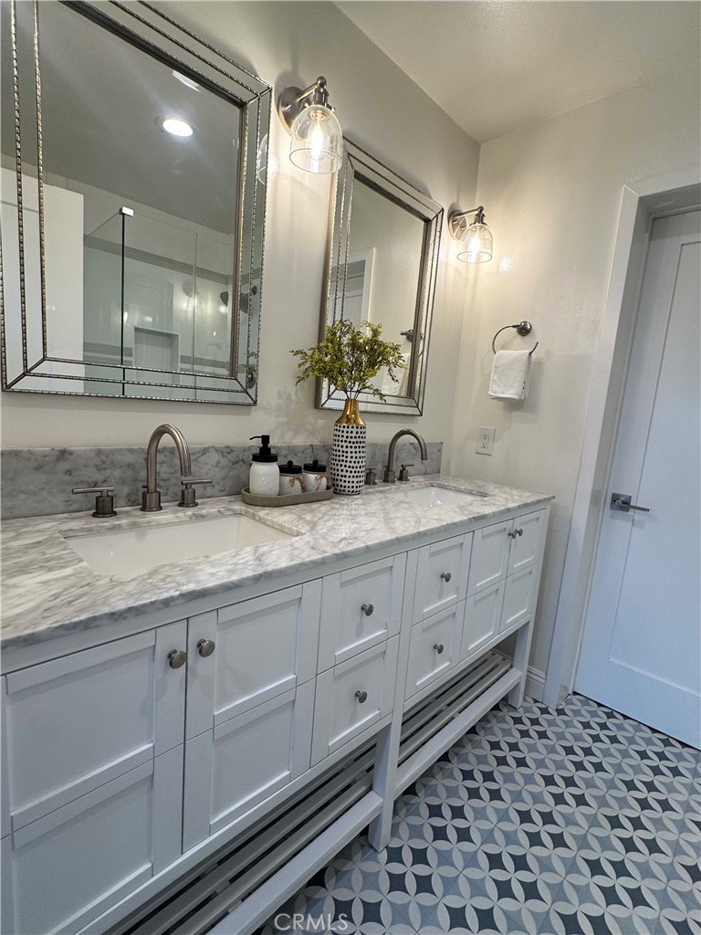 30902 Rue De La Pierre Rancho Palos Verdes, CA 90275 - Photo 46 of 66 3rd share bathroom