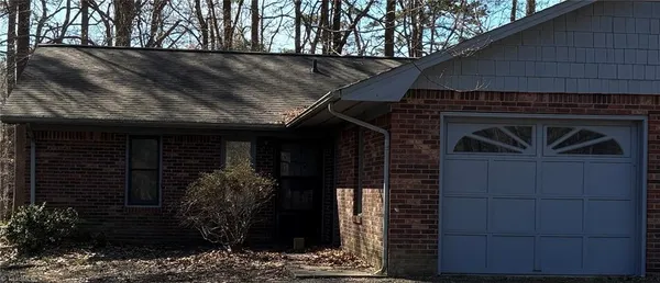 $1,100 | 174 Huckle Place, Lexington, NC 27292