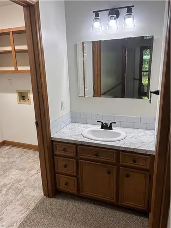 $995 | 174 Huckle Place, Lexington, NC 27292