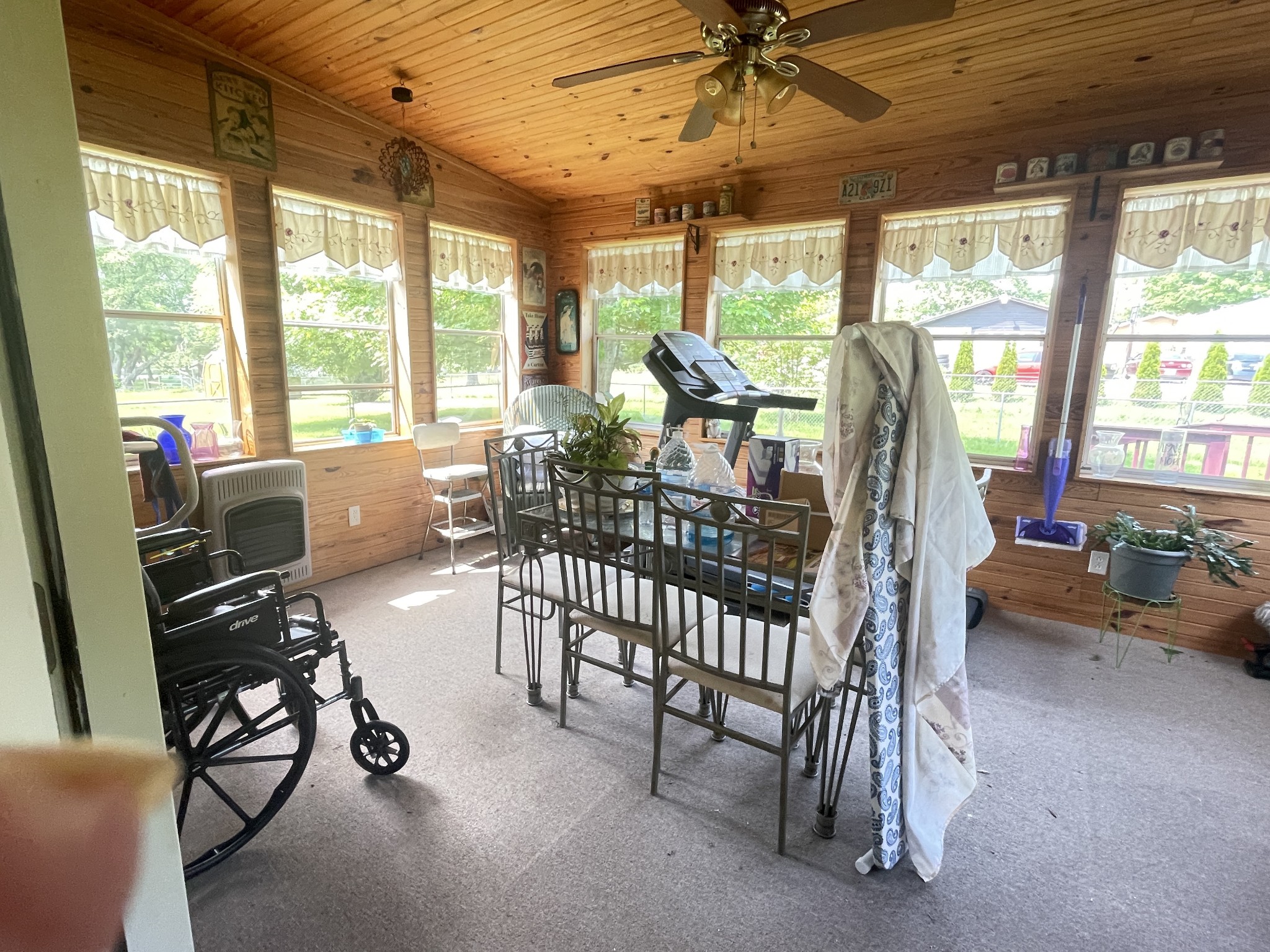 487 North Scenic Road Monteagle, TN 37356 - Photo 24 of 31 a living room with furniture and a large window