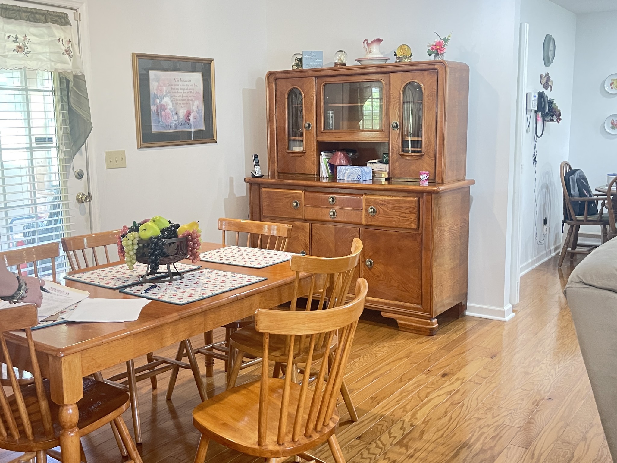 487 North Scenic Road Monteagle, TN 37356 - Photo 7 of 31 a view of a dining room with furniture and chandelier