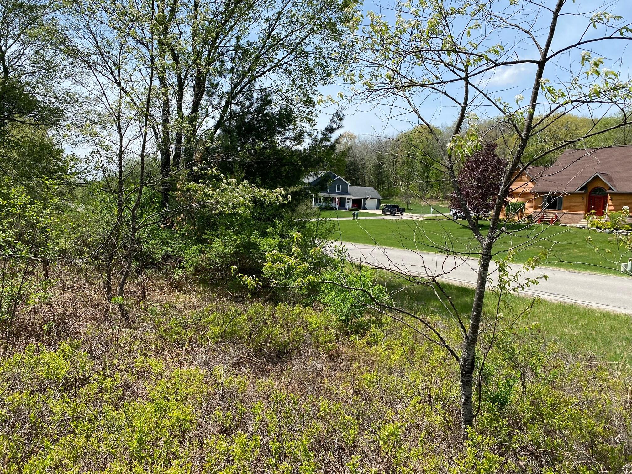 Crestview Drive Cadillac, MI 49601 - Photo 4 of 16 6