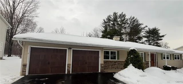 $477,000 | 8 Chateau Drive, Whitestown, NY 13492