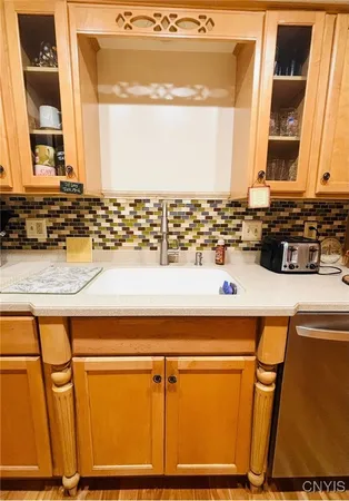 $465,000 | 8 Chateau Drive, Whitestown, NY 13492