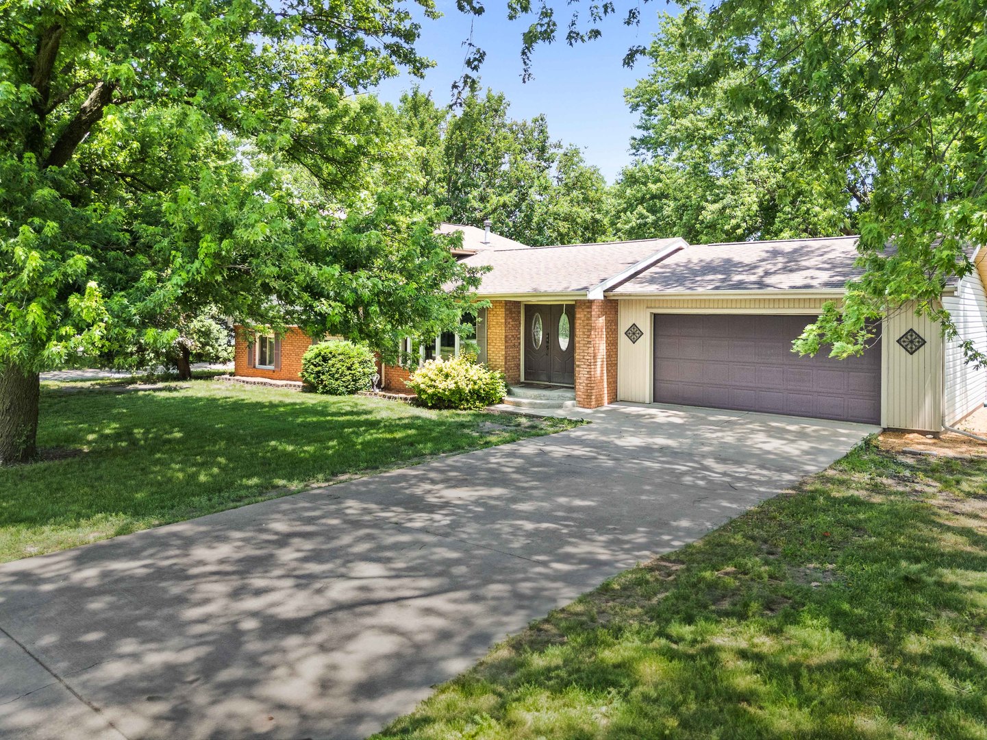 1106 North 1450 E Road Pontiac, IL 61764 - Photo 1 of 43 Gallery Image 1