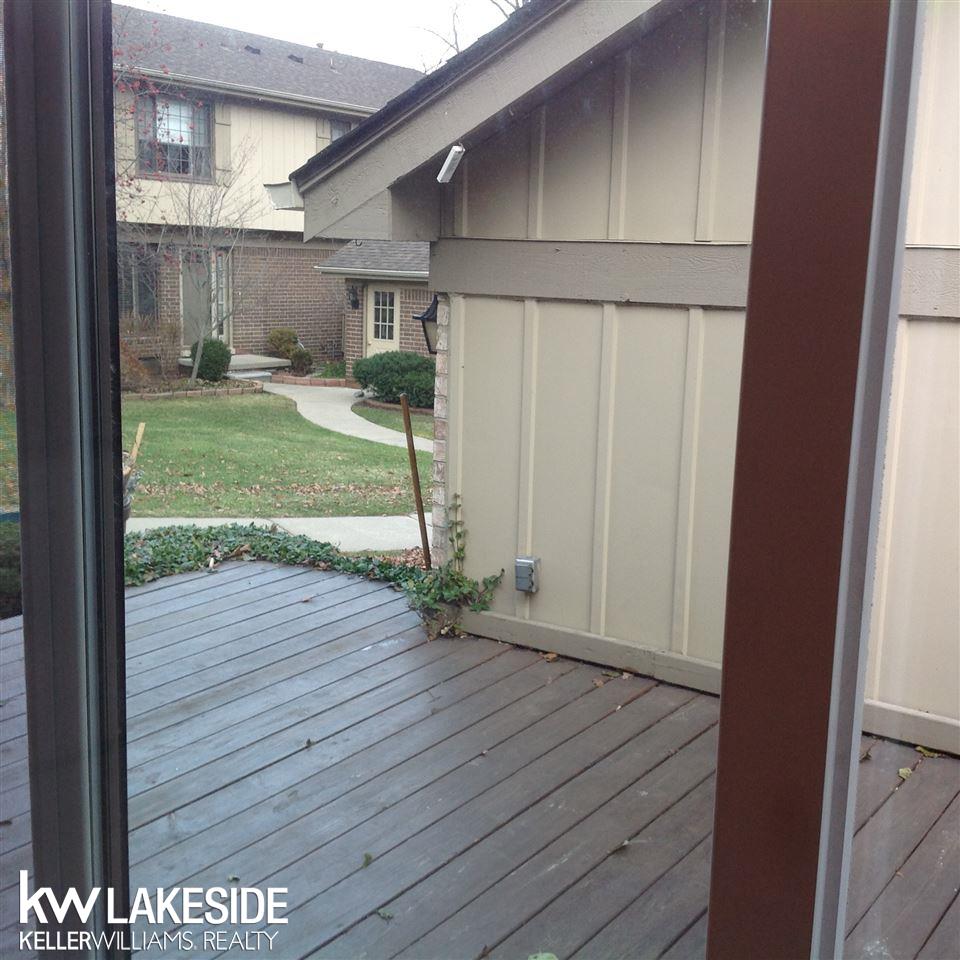 903 Lafayette Court Rochester Hills, MI 48307 - Photo 2 of 12