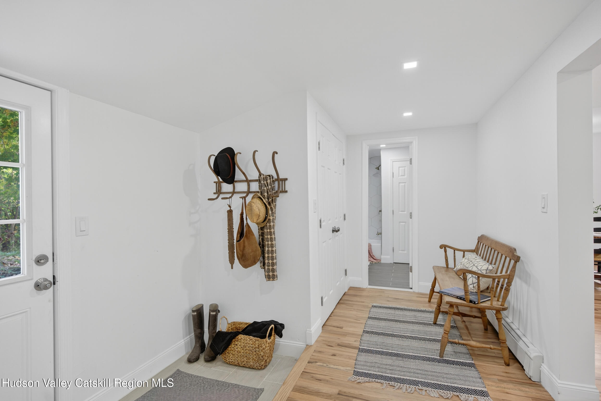 70 Fawn Road Saugerties, NY 12477 - Photo 24 of 30 a living room with furniture