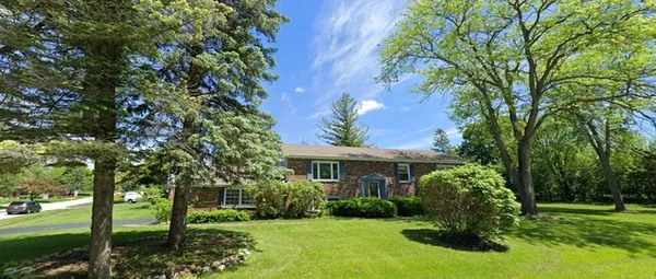 $3,950 | 909 Dundee Avenue, Barrington, IL 60010