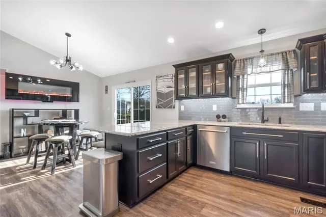 $389,900 | 29493 Walnut View Drive, Wright City, MO 63390