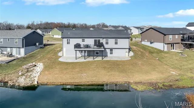 $389,900 | 29493 Walnut View Drive, Wright City, MO 63390